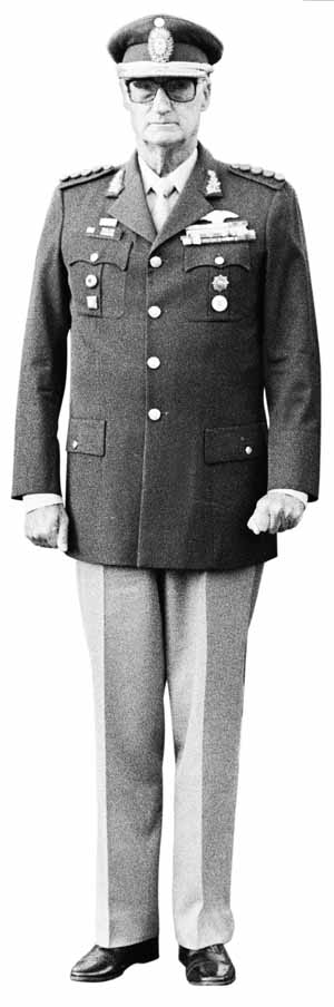 na07fo02.jpg (26484 bytes)