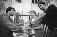 Los veteranos de Estados Unidos (en el centro) hacen causa com&uacute;n con los ex soldados de Malvinas.