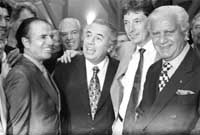 Menem, De la Sota y Cafiero (con el senatrucho chaque&ntilde;o Hugo Sager en medio), ayer en Olivos.