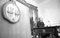 El jefe de gobierno Fernando de la R&uacute;a hizo p&uacute;blica la convocatoria a la consulta del domingo 28.