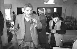Tomando "chimarrao" en el hogar para chicos de la calle de Anne Beiza Von Engels, en San Mart&iacute;n. Lula qued&oacute; impresionado: "Me parece que hay distintos tipos de coraz&oacute;n. Unos lo tienen m&aacute;s grande que otros".