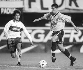 Riquelme gener&oacute; las mejores llegadas de Boca en el primer tiempo.La Cat&oacute;lica fue superior en algunos pasajes, pero no supo definir.