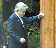 /fotos/20100209/notas/pinera.jpg