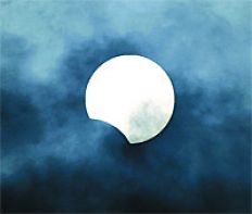 /fotos/futuro/20060916/notas_f/eclipse.jpg