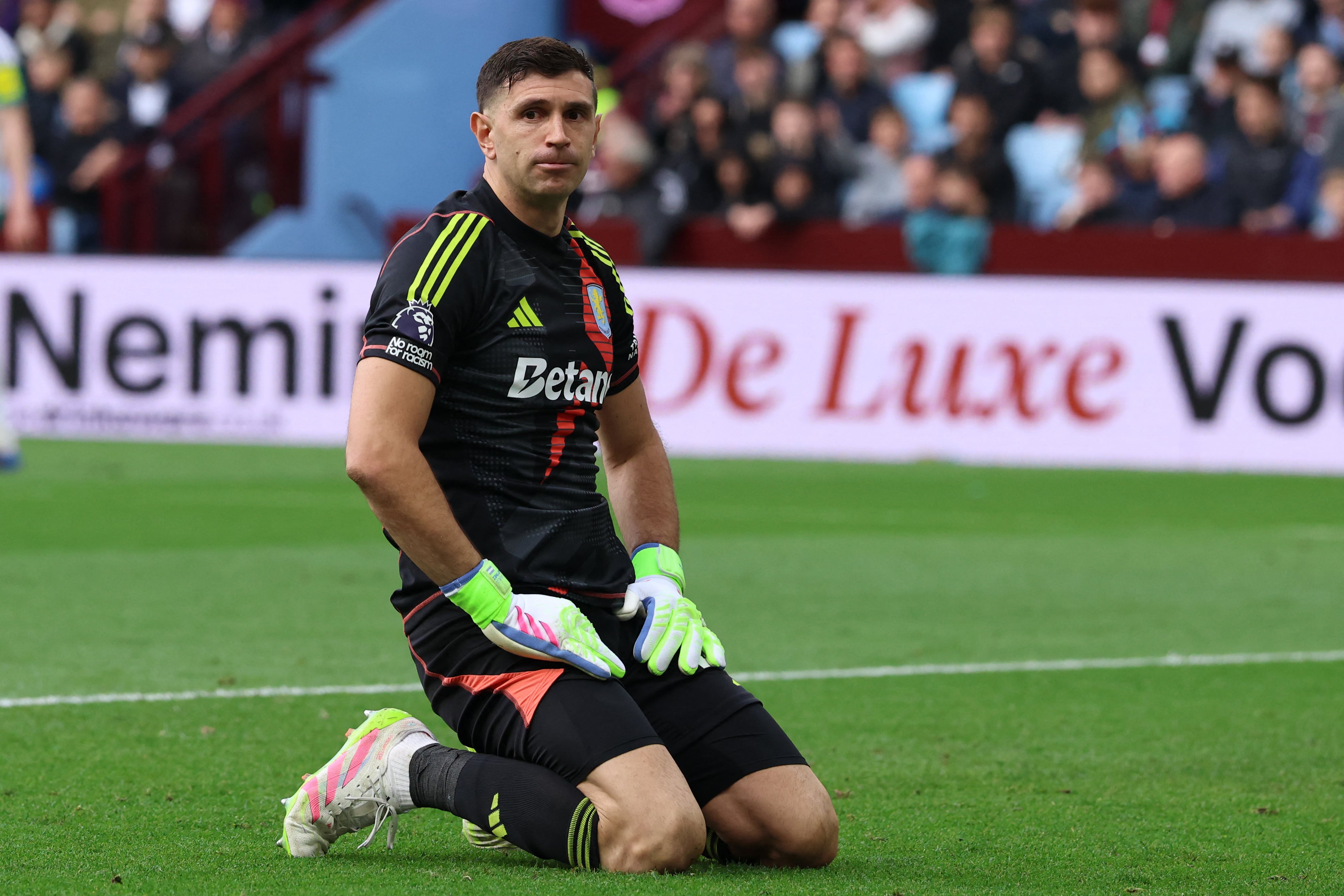 "Dibu" Martínez, tras el empate parcial de Newcastle