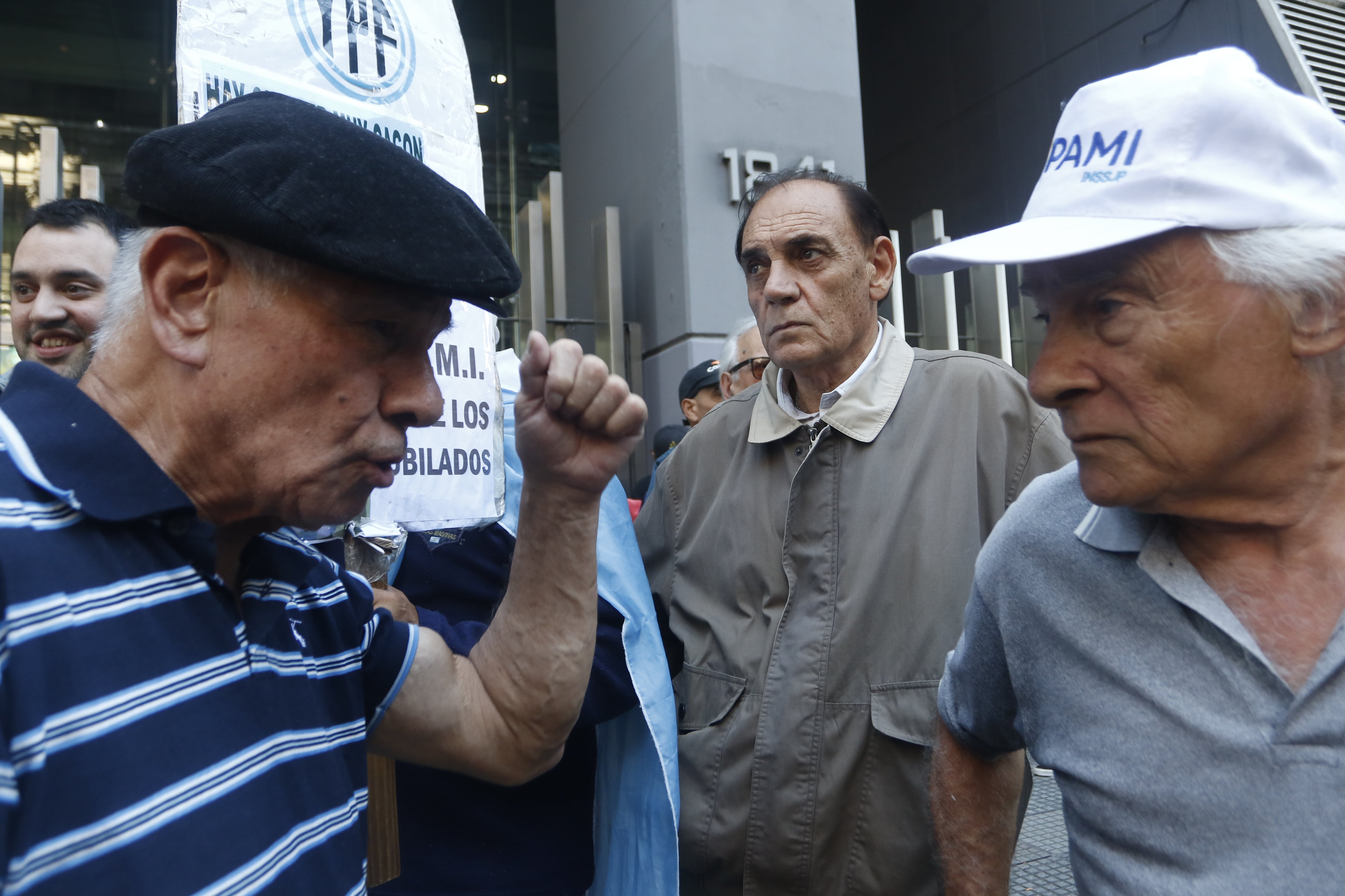 Los servicios más que duplicaron su peso en las jubilaciones.