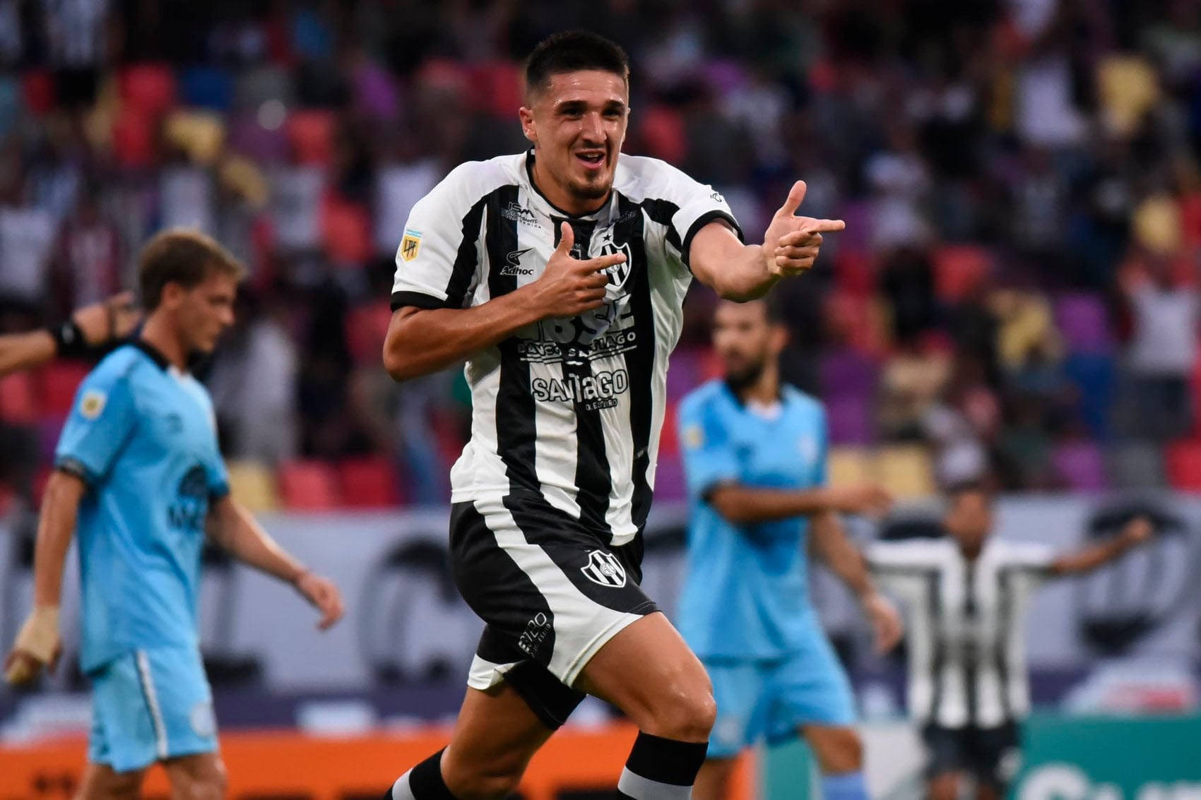 Cabral inicia la goleada del Ferroviario sobre el Pirata