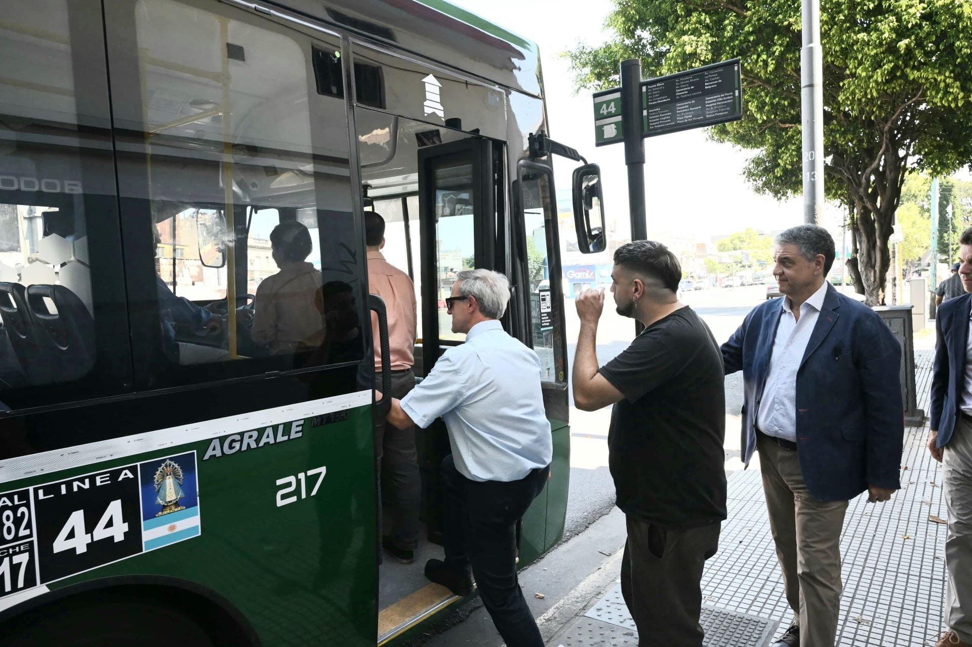 La Secretaría de Transporte de la Nación anunció que colectivos de distintas jurisdicciones sumaron la opción de pagar con tarjetas contactless y billeteras virtuales