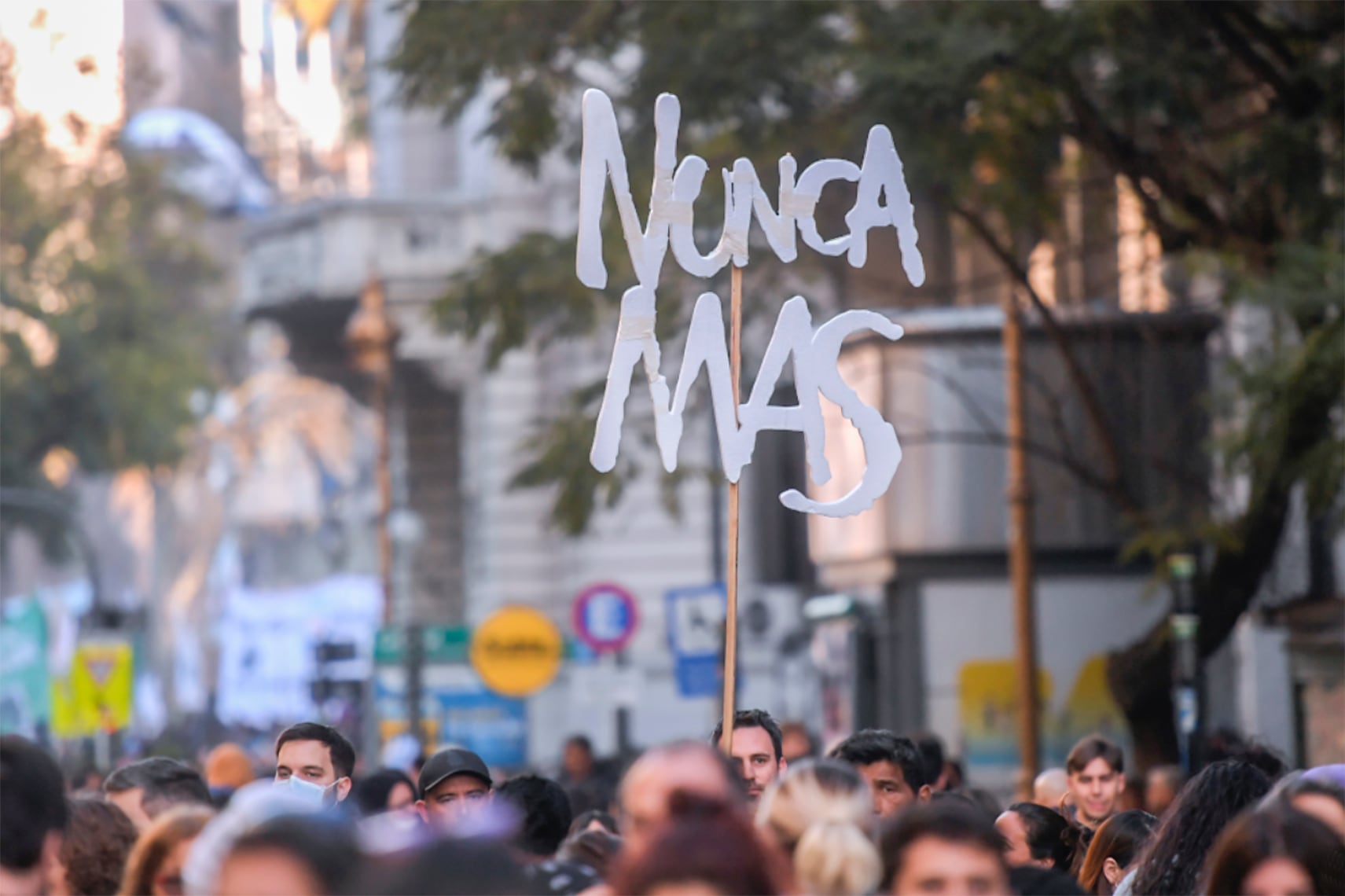 Reconstruir las memorias imprescindibles, ardua tarea pendiente.