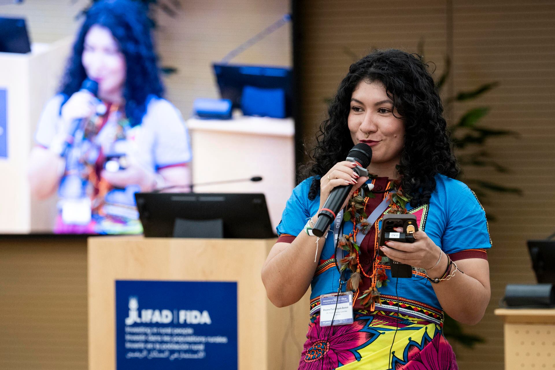 La activista del pueblo Embará en Colombia, Dayana Domico, participó del foro en Italia