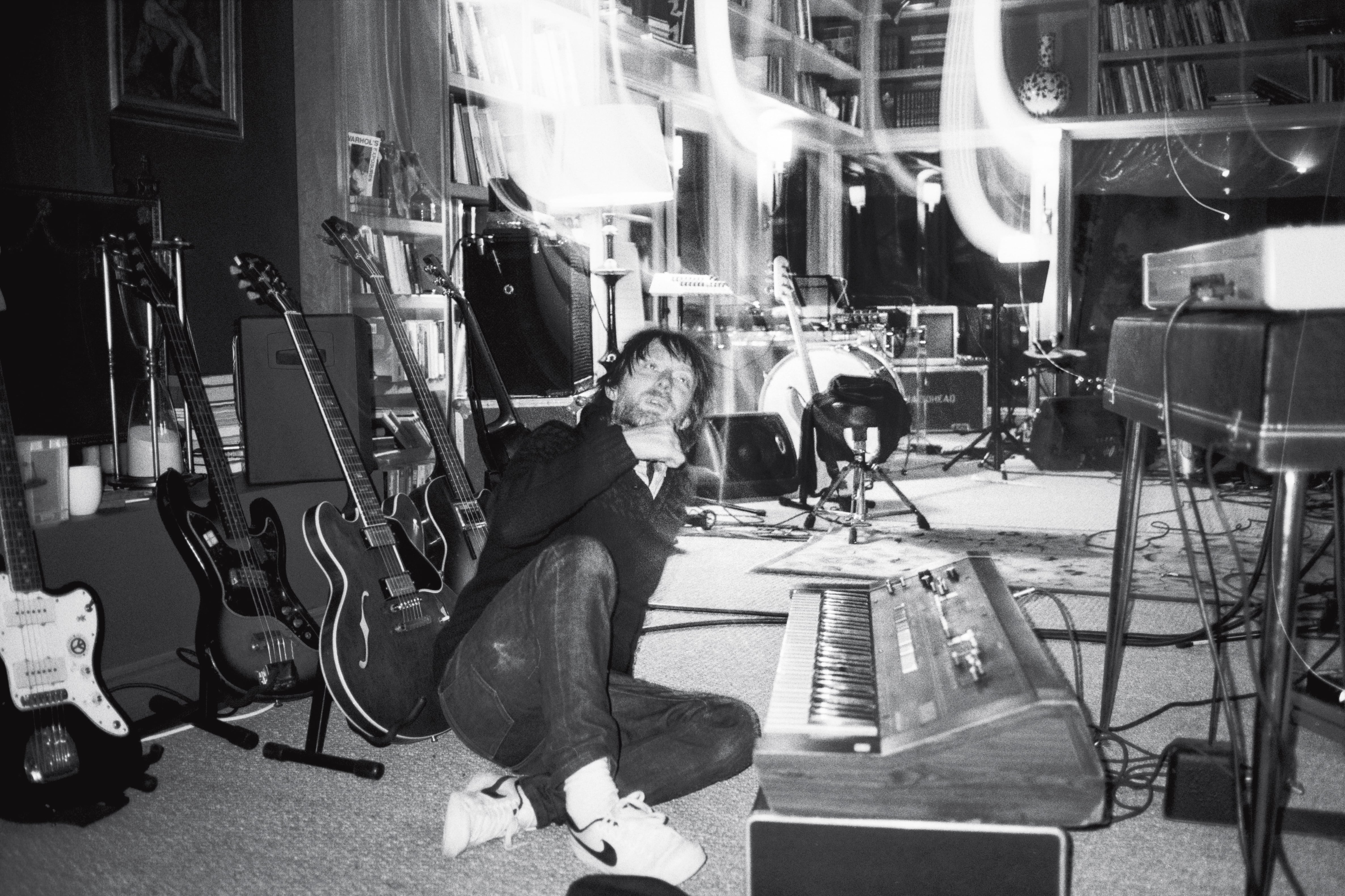 Thom Yorke bajo la lente de su compañero Colin Greenwood.