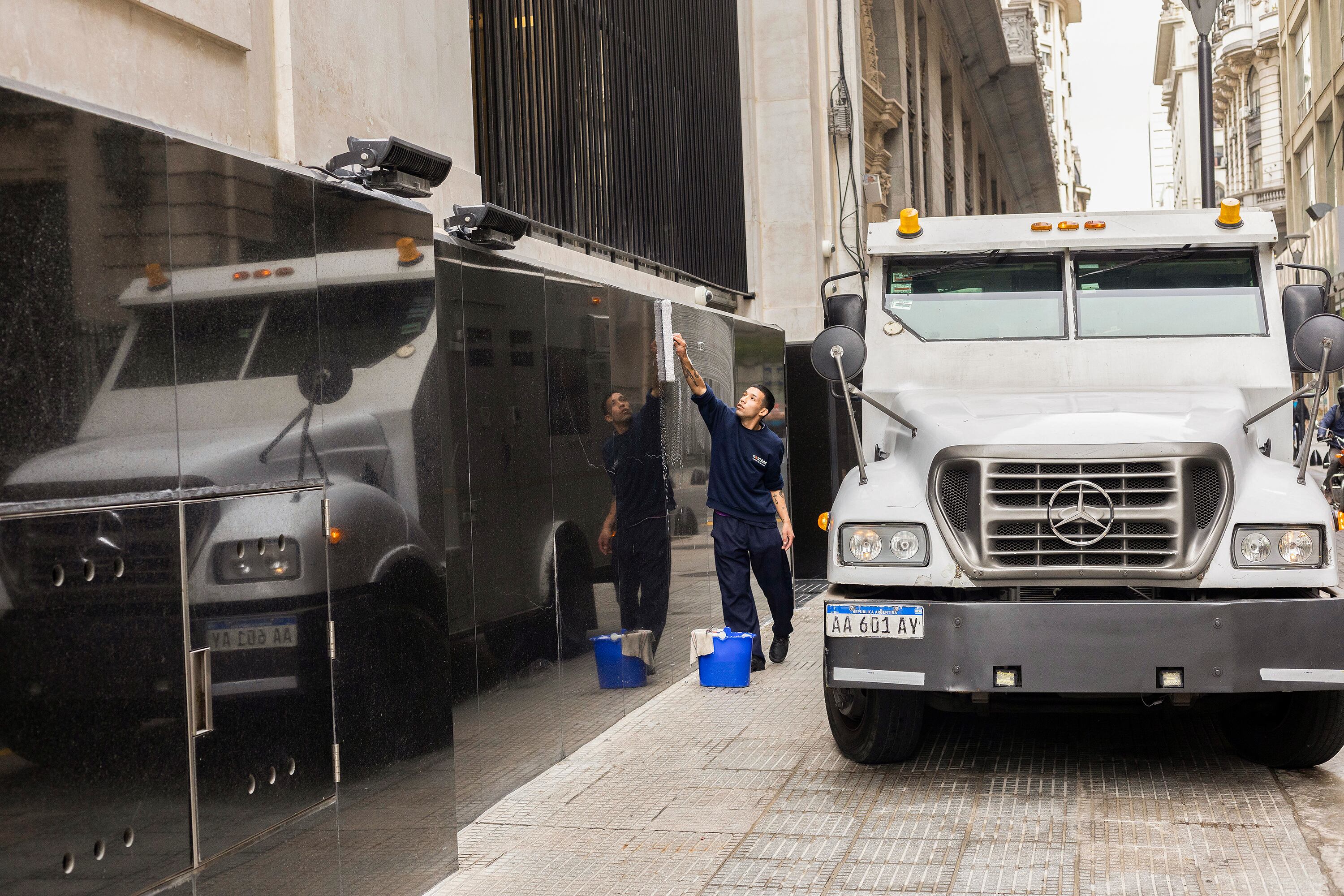 La plaza financiera se cura las heridas autoinfringidas en las semanas previas