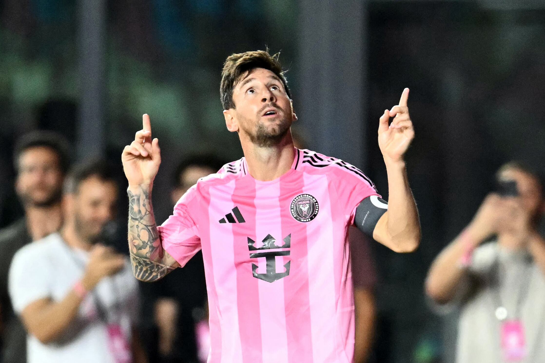 Messi y la sana costumbre de sacudir redes