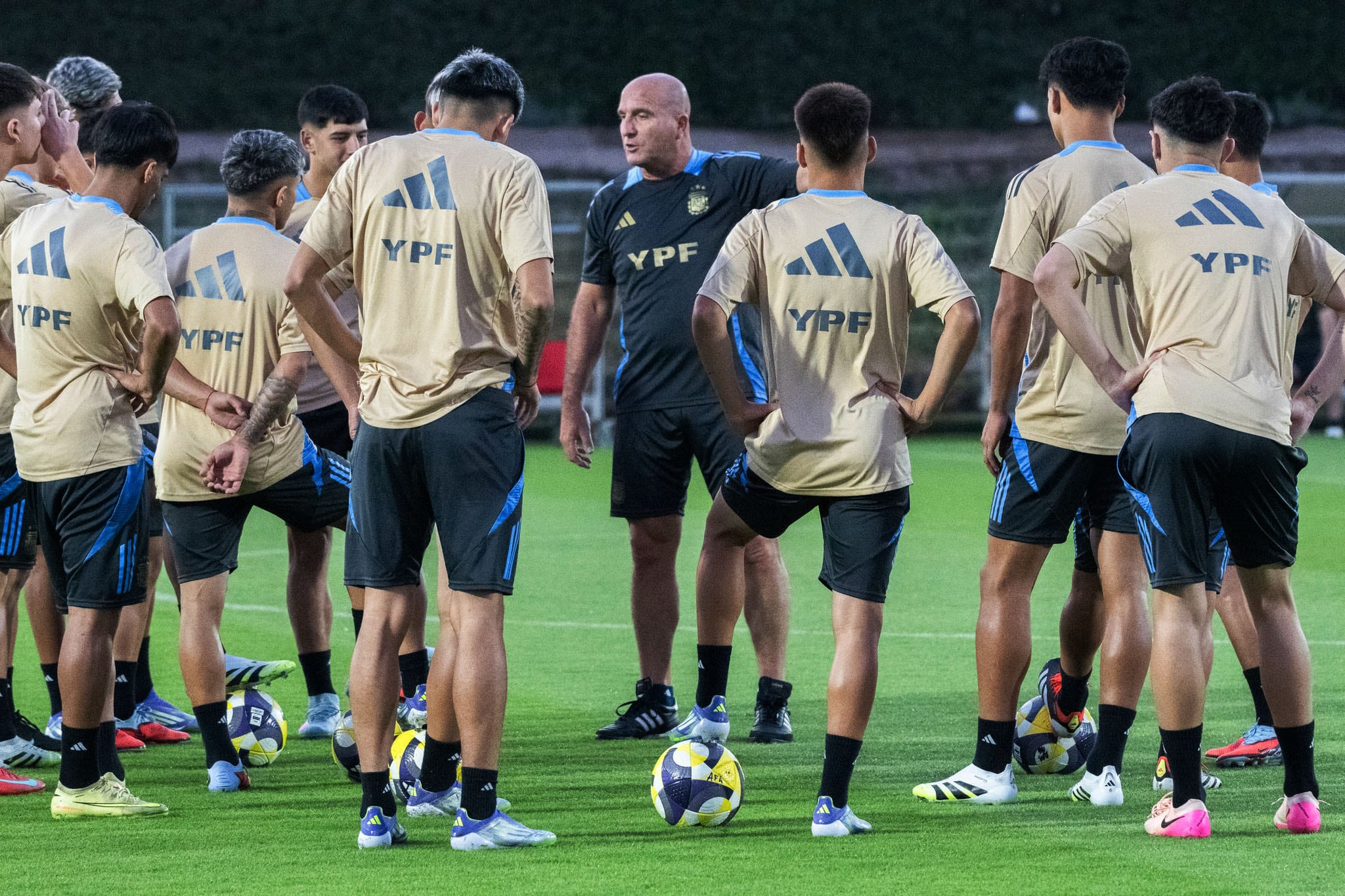 La Sub 17 se prepara para enferntar a Tunez