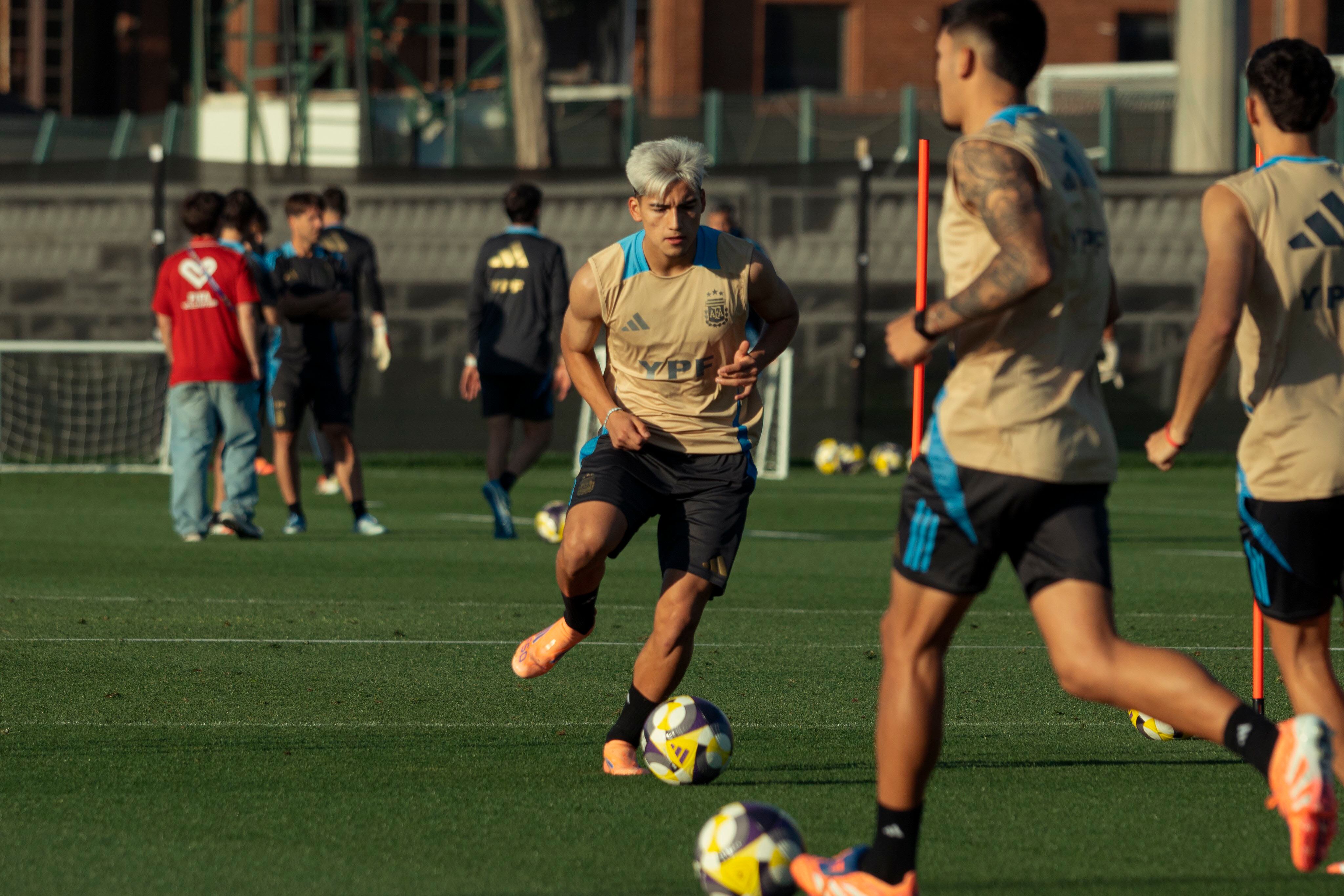 Penúltima práctica de la Sub-20 antes de la final contra Marruecos