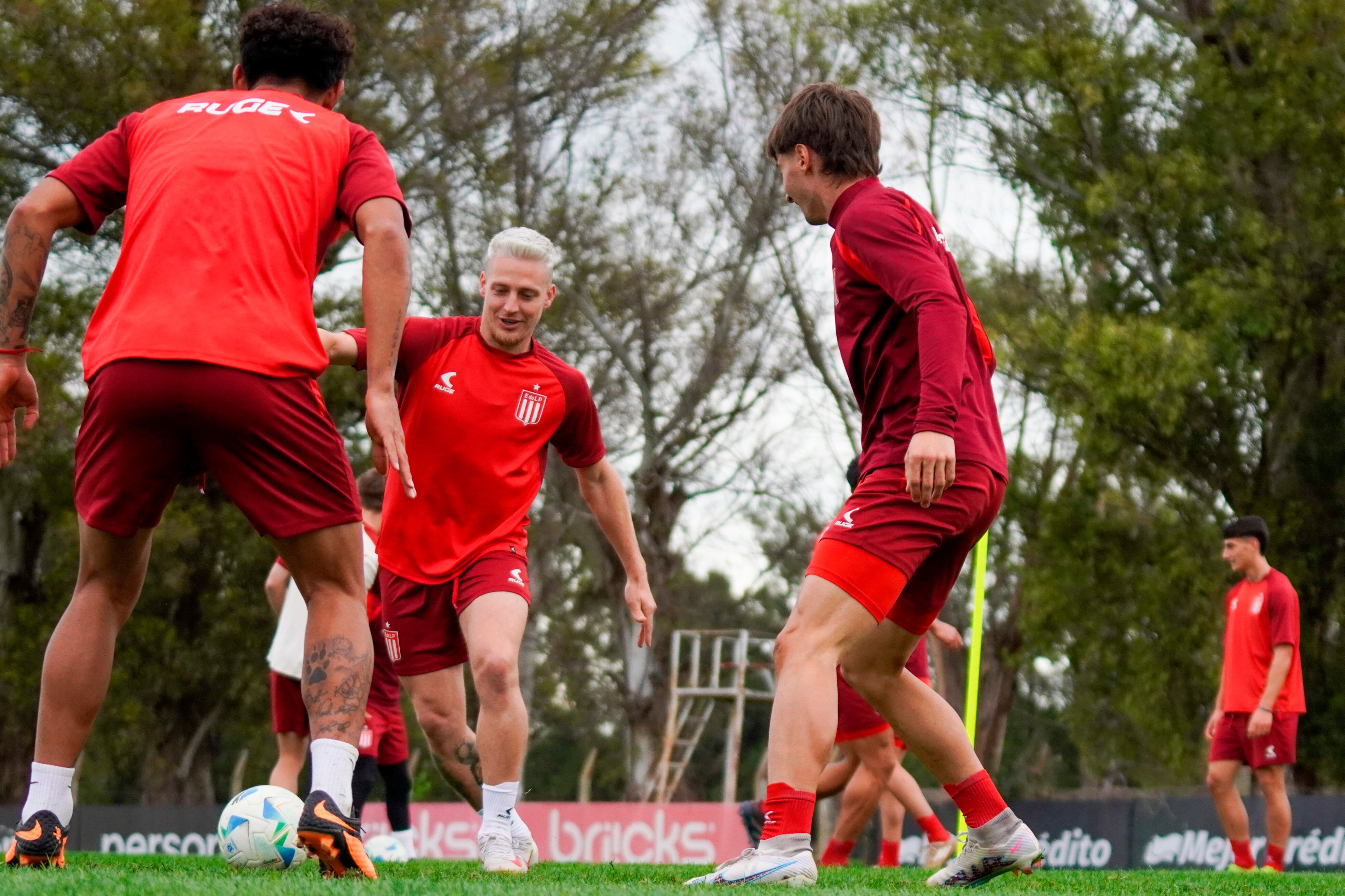 Estudiantes se entrenó en el country