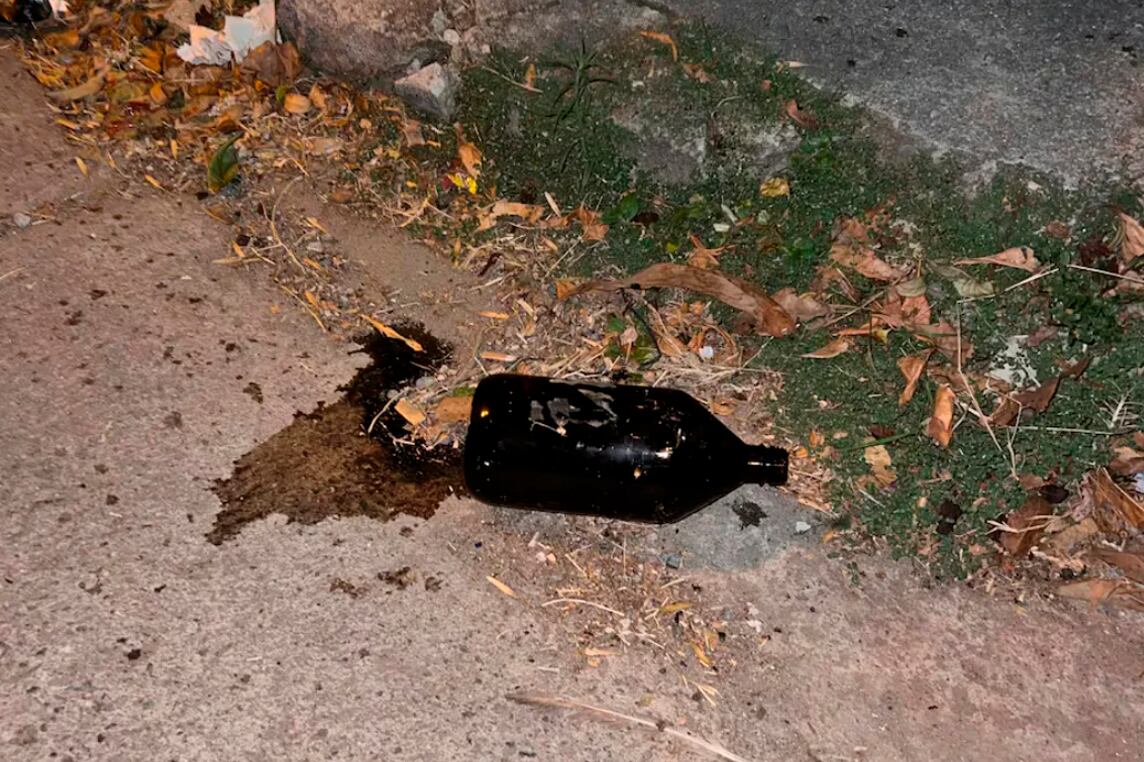 La botella que contenía el ácido.