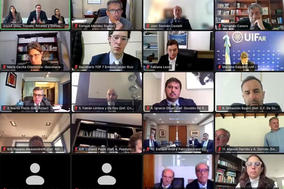  El chofer Oscar Centeno, que es quien escribió los cuadernos, dijo que los quemó en una parrilla.