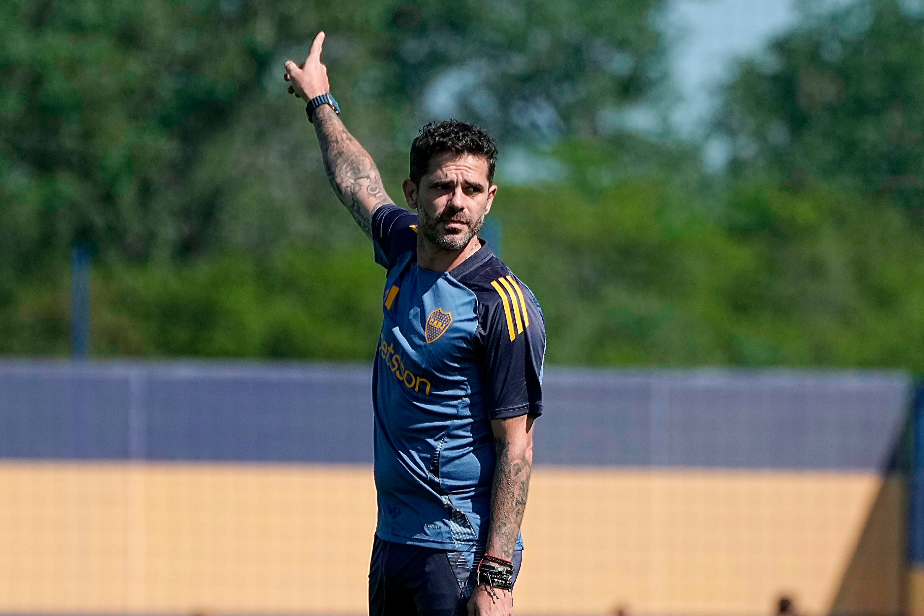 Fernando Gago intentará levantar el fútbol de Boca.