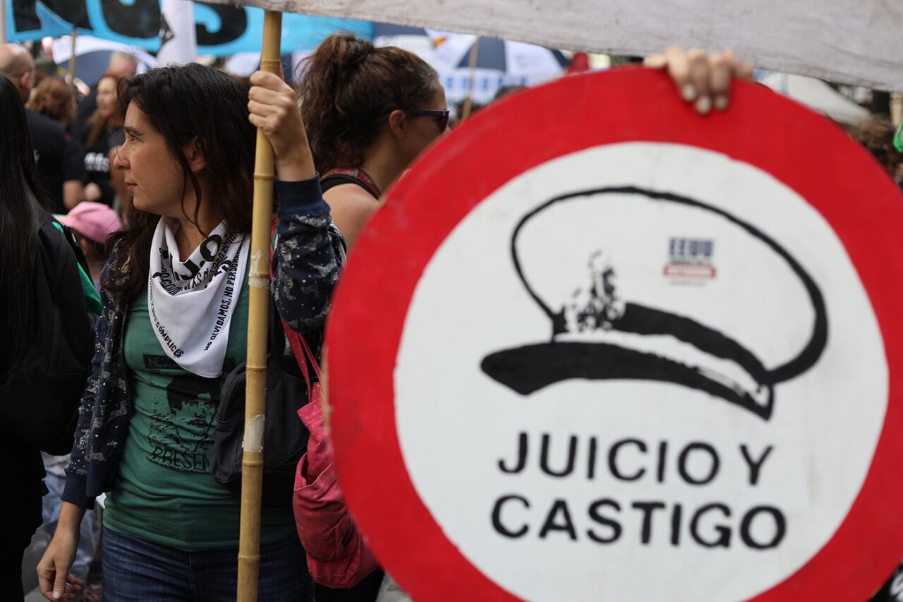 Son más de 100 los represores que han solicitado medidas de morigeración en el cumplimiento de sus condenas al calor del peligro inminente que supone la circulación del virus.