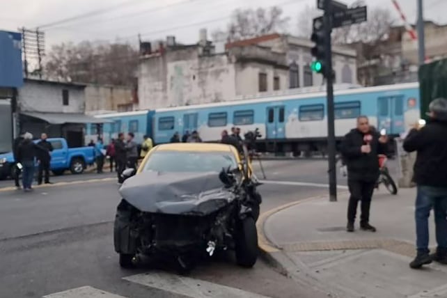 El conductor y un acompañante huyeron del lugar.