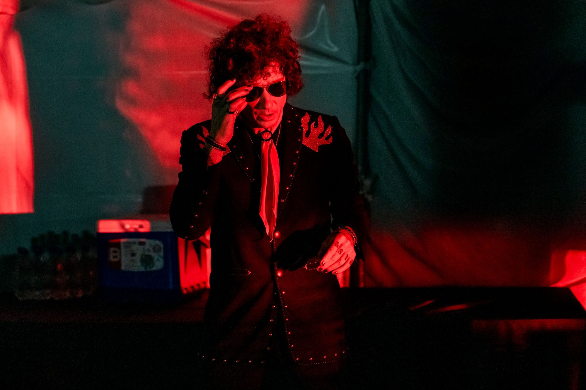 Bunbury estuvo a punto de renunciar a los escenarios por una alergia a los efectos de humo