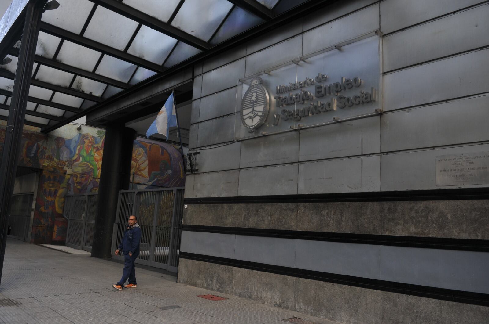 La  Secretaría de Trabajo emitió un laudo y definió el aumento del salario mínimo.