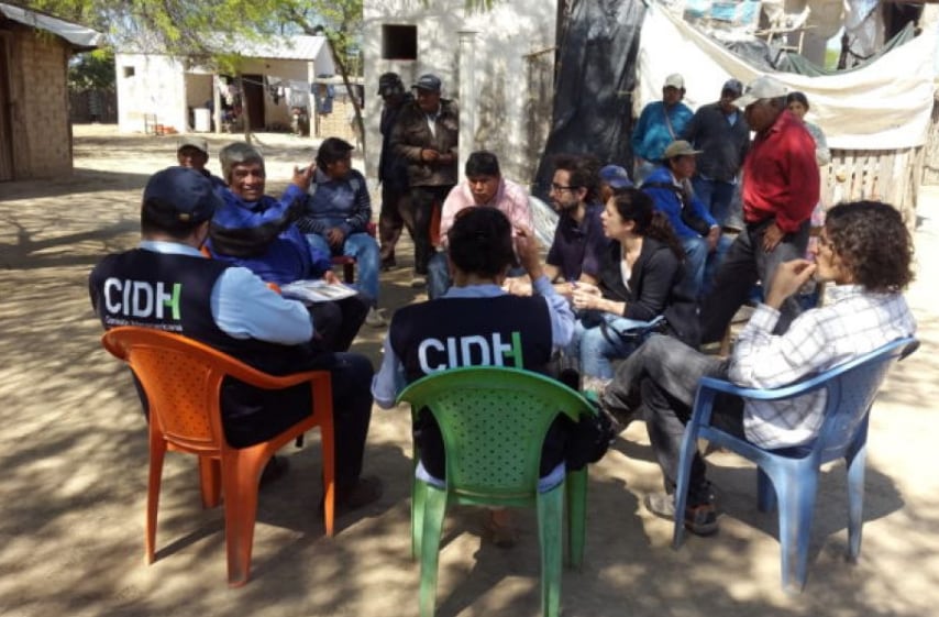 Una de las tantas reuniones en territorio, en el proceso legal