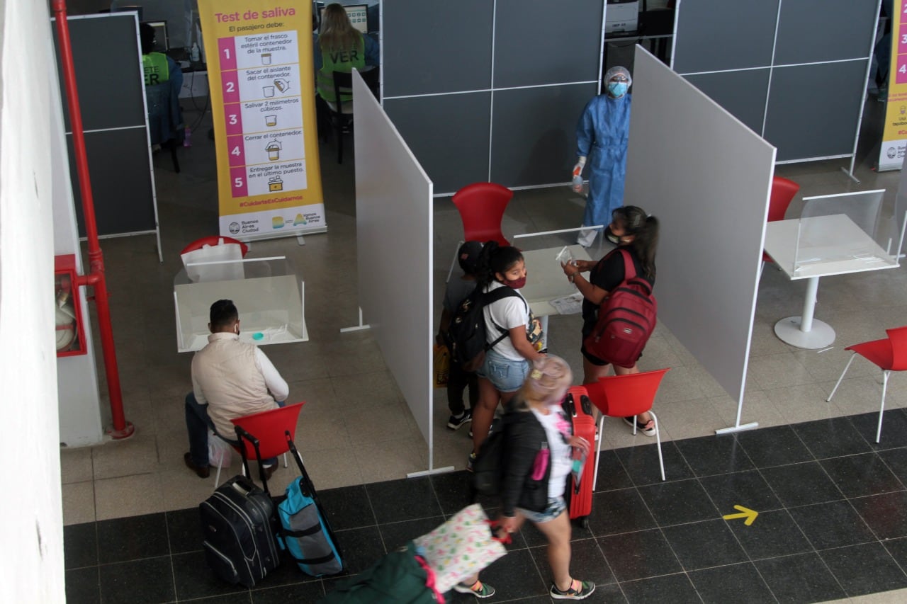 El plan contempla diferentes instancias de testeo que buscan garantizar el cuidado de los turistas y residentes.