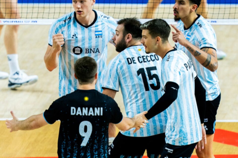 La selección argentina de vóley juega ante Polonia por el Preolímpico 2023. 