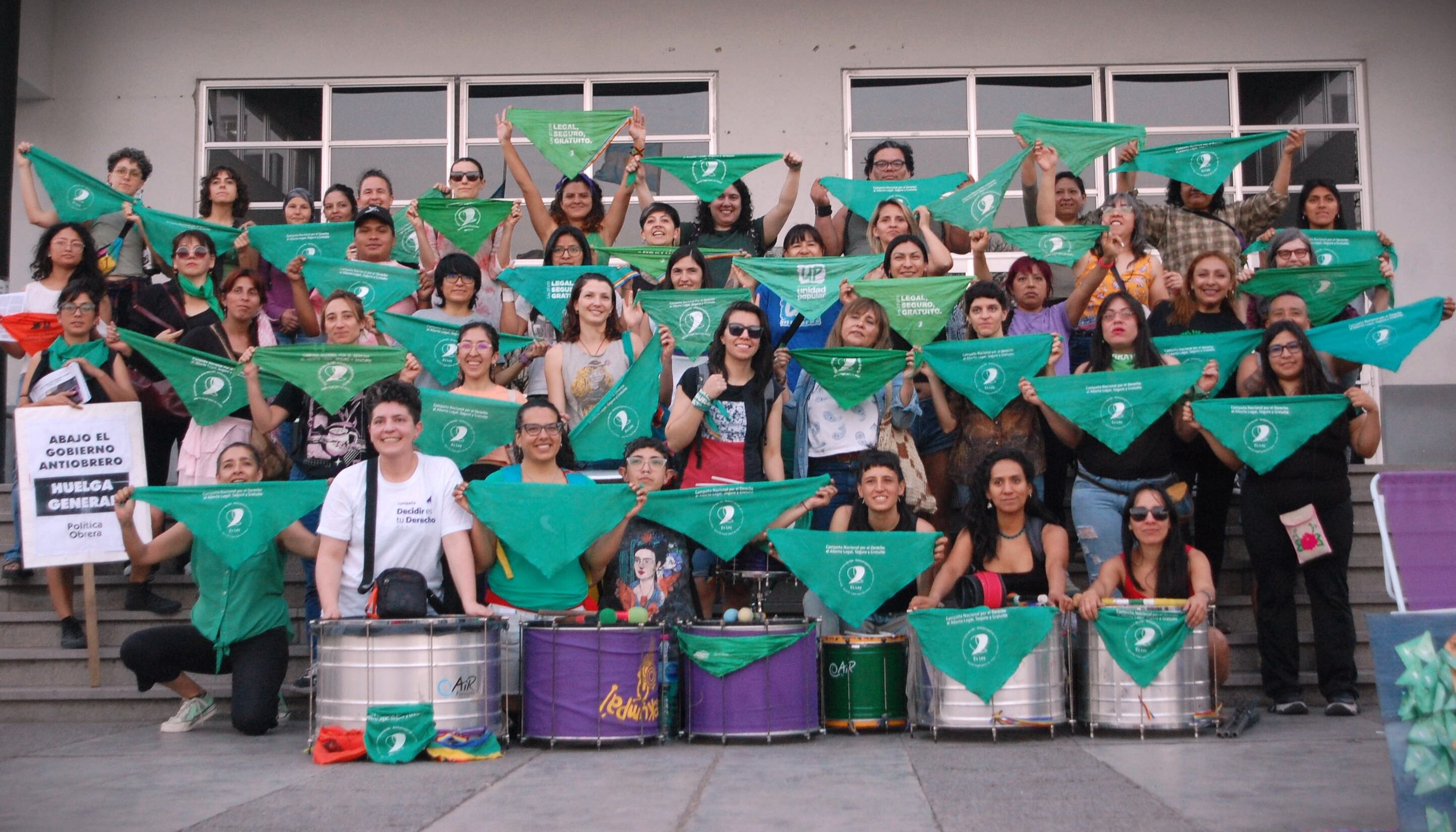Pañuelazo en las puertas del Hospital Público Materno Infantil