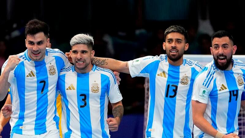 La selección argentina de futsal le ganó a Francia y enfrentará a Brasil en la final del Mundial.