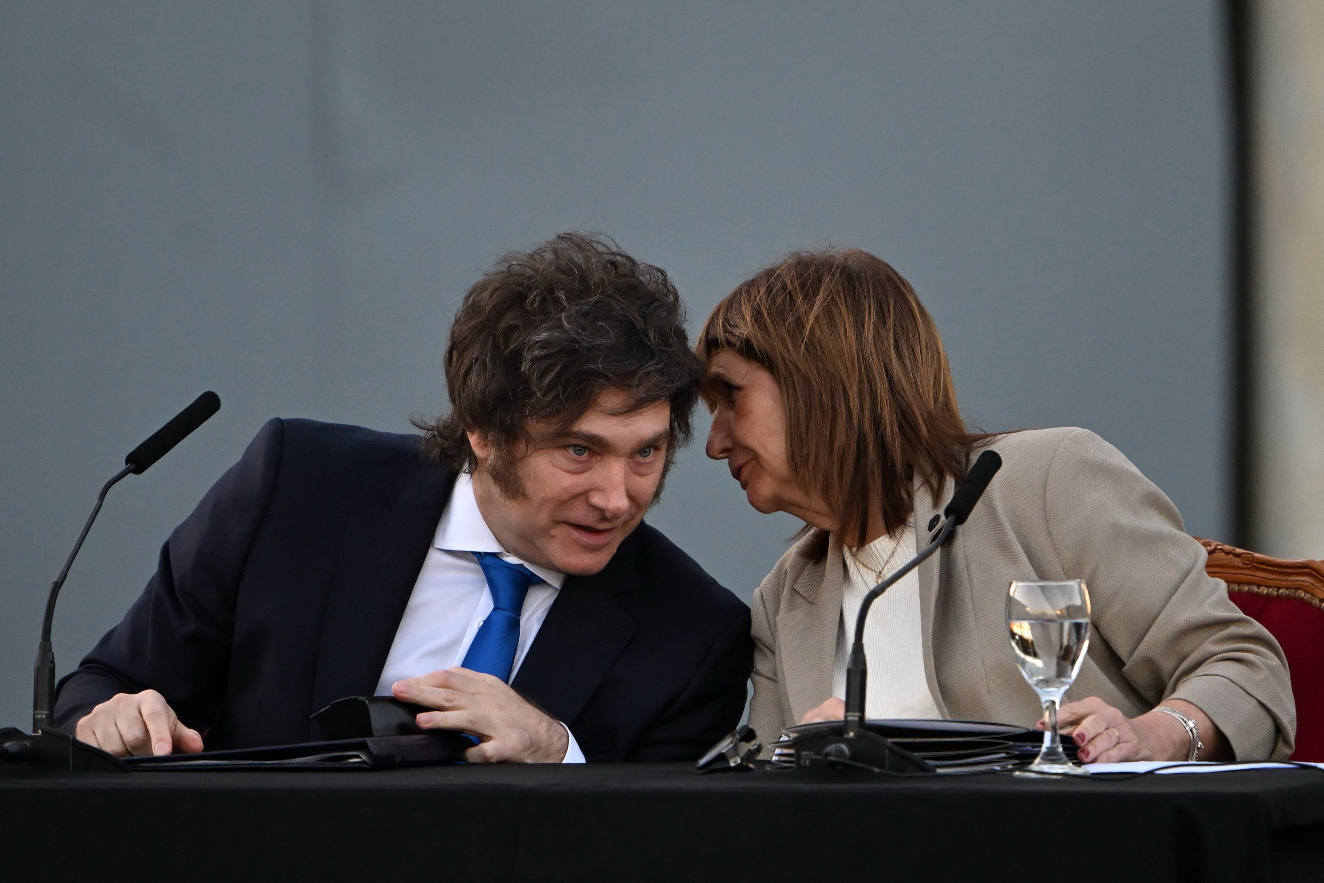 Milei y Bullrich presentaron el plan "Tolerancia cero" en la cárcel de Ezeiza.