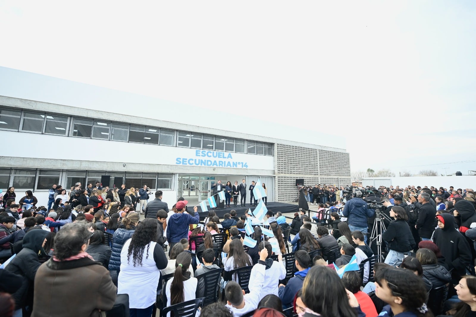 La inauguración de la Escuela Secundaria N°14 en Alejandro Korn.