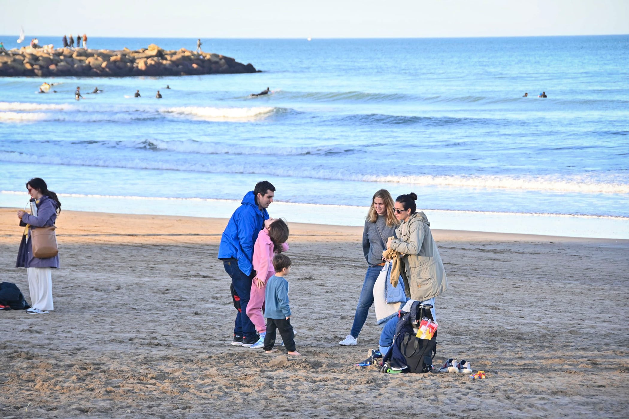 Con un feriado clave en julio y las vacaciones escalonadas en todo el país, las próximas semanas marcan un respiro en la agenda laboral y escolar. 