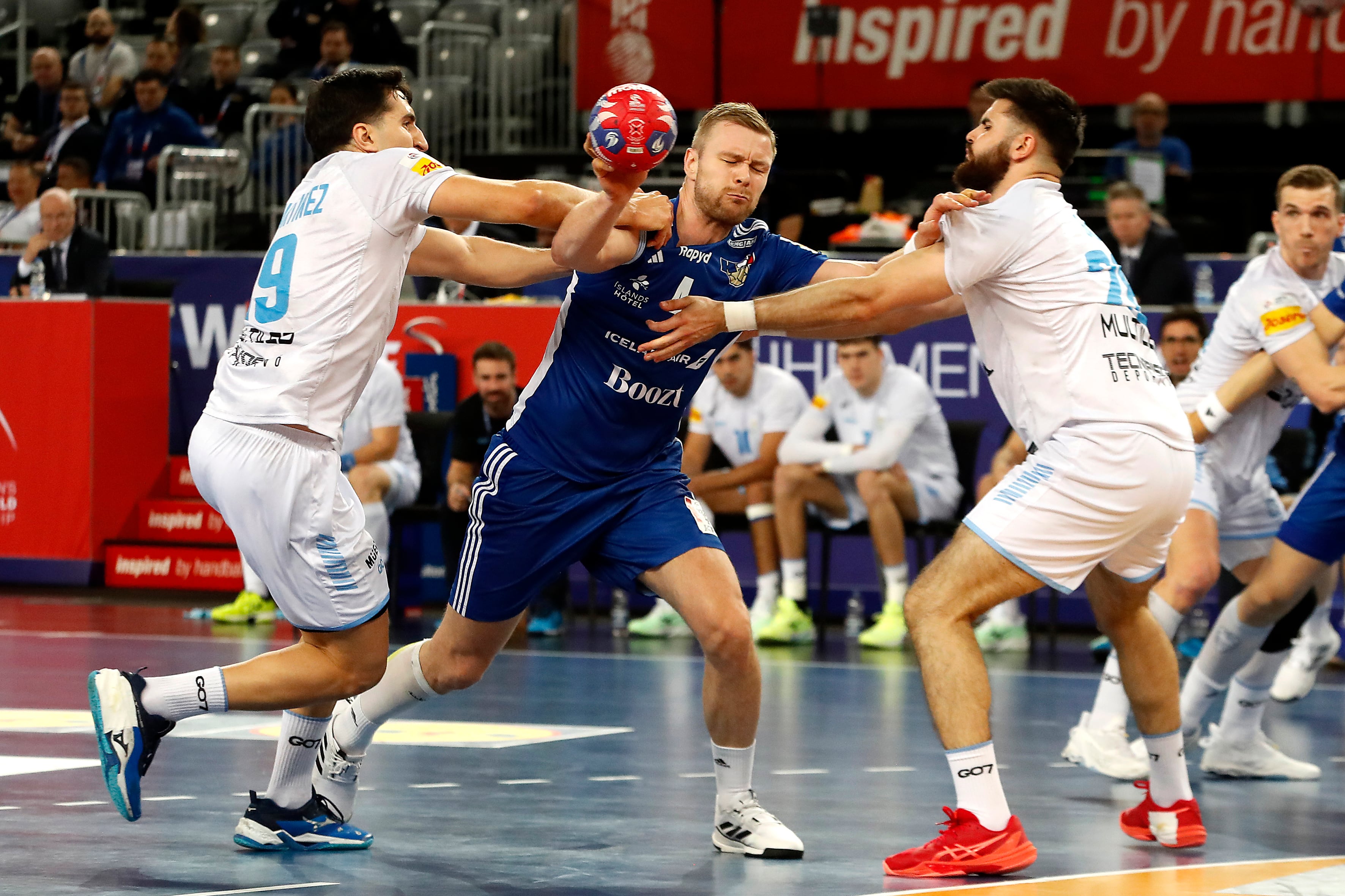 Los Gladiores no pudieron con Islanda en la despedida.