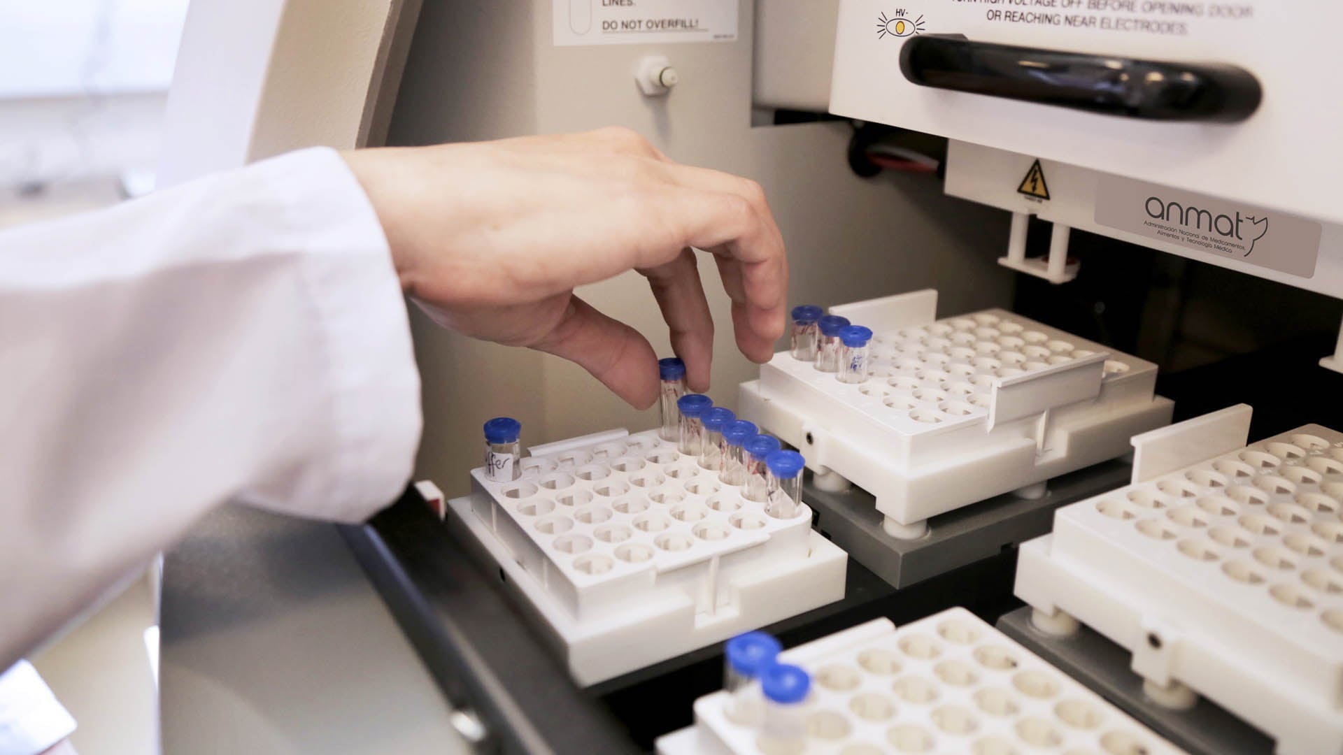 La ANMAT se encarga del control y fiscalización de medicamentos, alimentos y artículos de tecnología médica