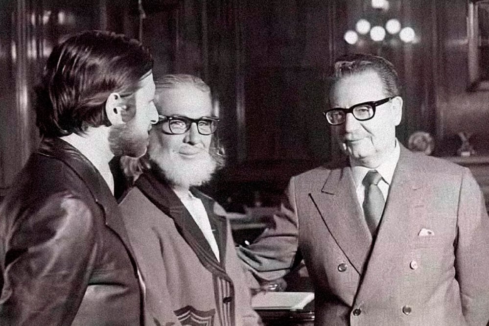 Ariel Dorfman junto al poeta nicaragùense Ernesto Cardenal y el presidente de Chile Salvador Allende en 1972 
