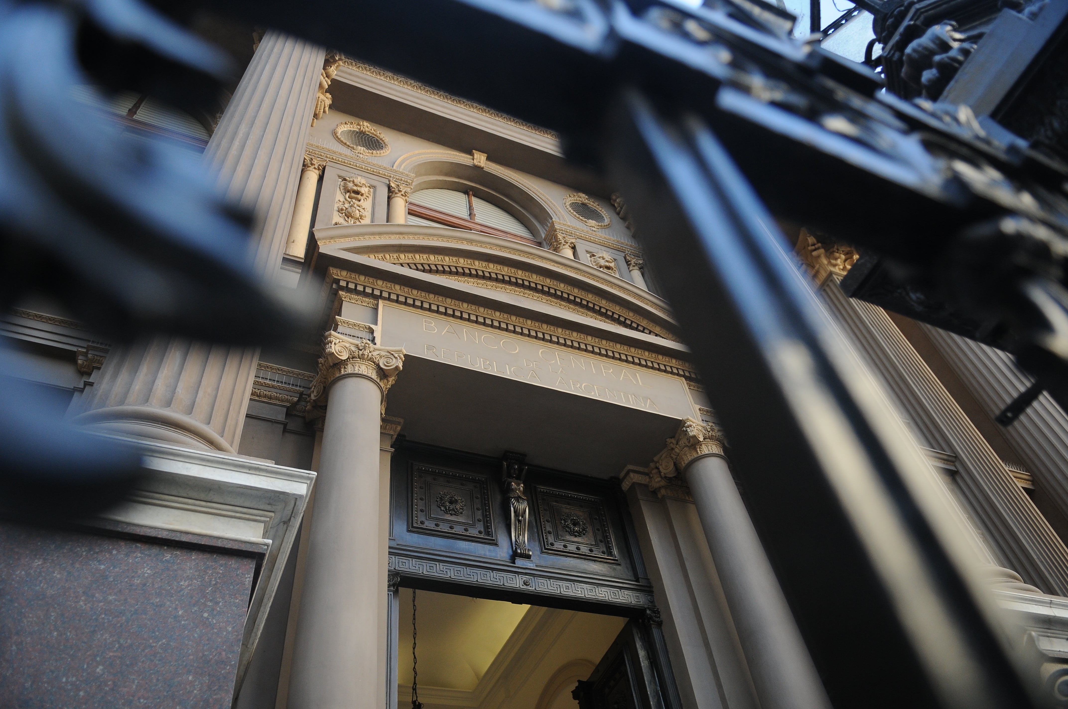 La deuda externa pública alcanza unos 174.725 millones de dólares.