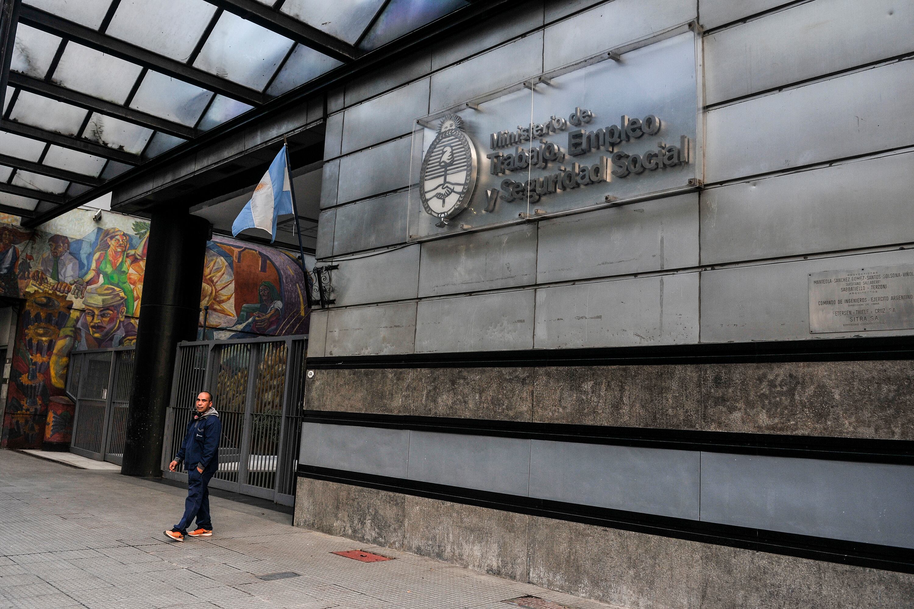 La Comisión del Salario Mínimo reúne a representantes sindicales, empresarios y Estado