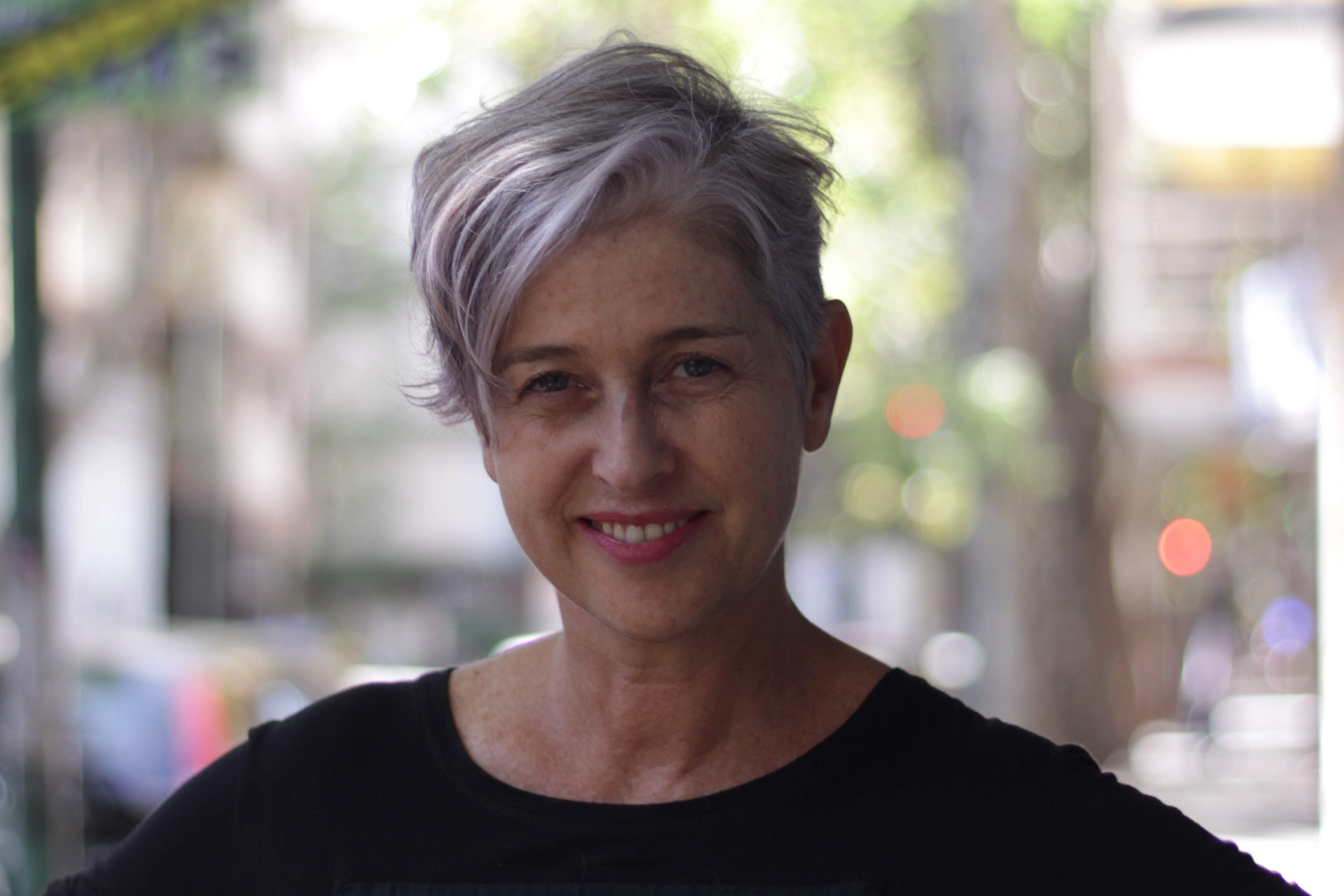 Brenda Angiel es pionera de la danza aérea a nivel mundial.