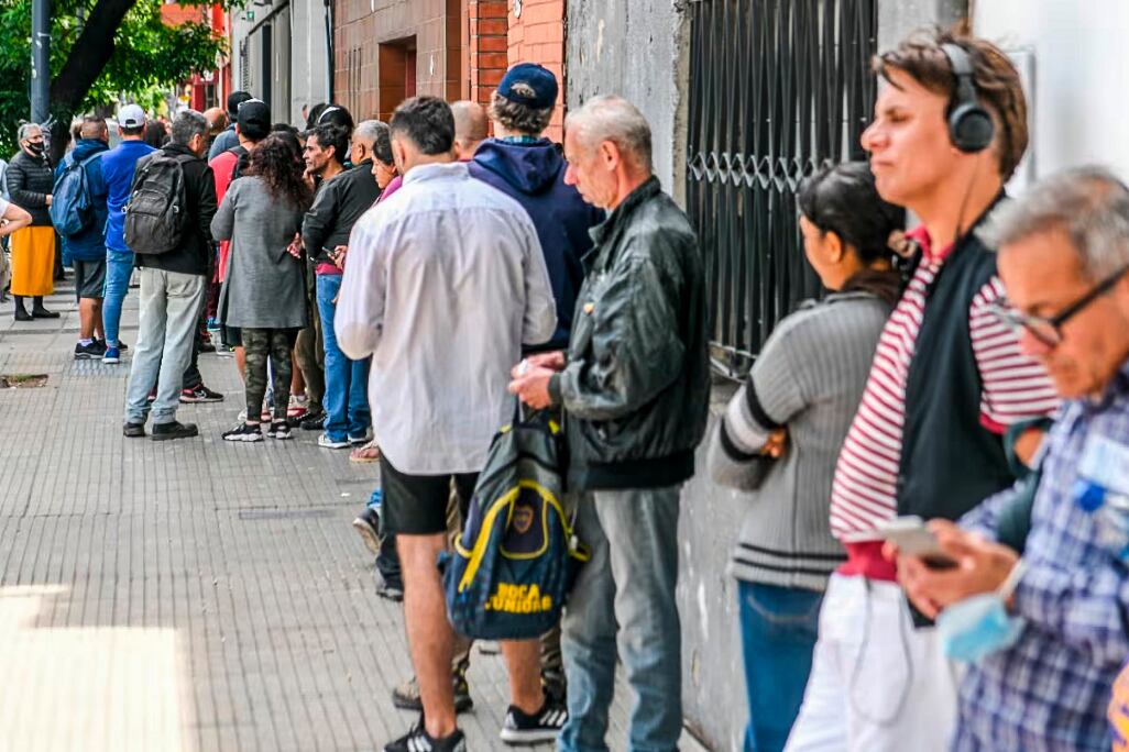 El pluriempleo, una estrategia de los hogares ante los bajos salarios