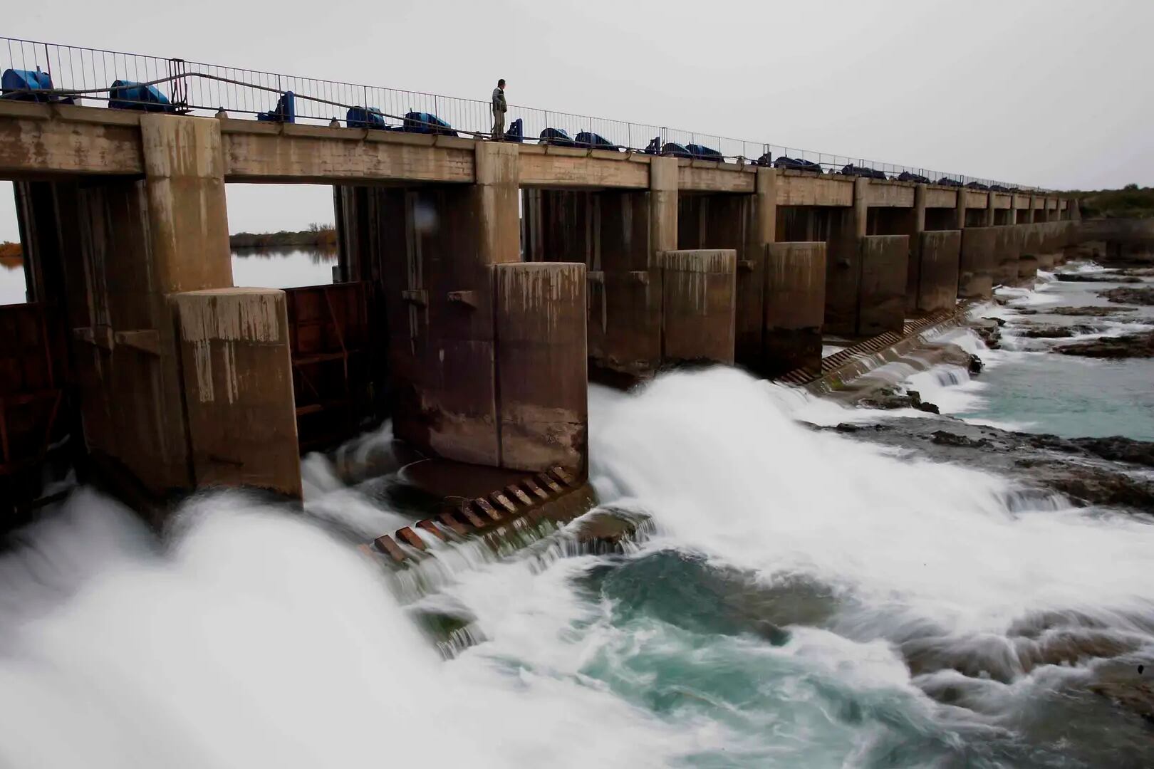 La licitación de las cuatro centrales del Comahue ofrecería una concesión de hasta 40 años