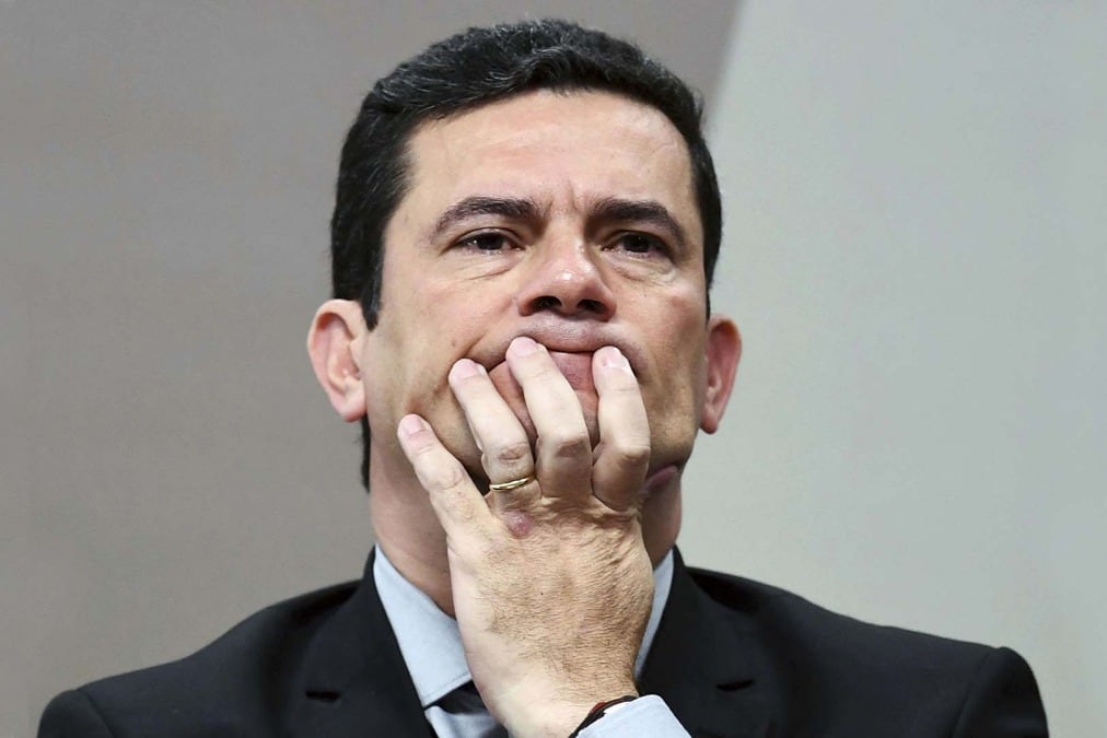 Moro  será juzgado por numerosos delitos y peligra su banca en el Senado.