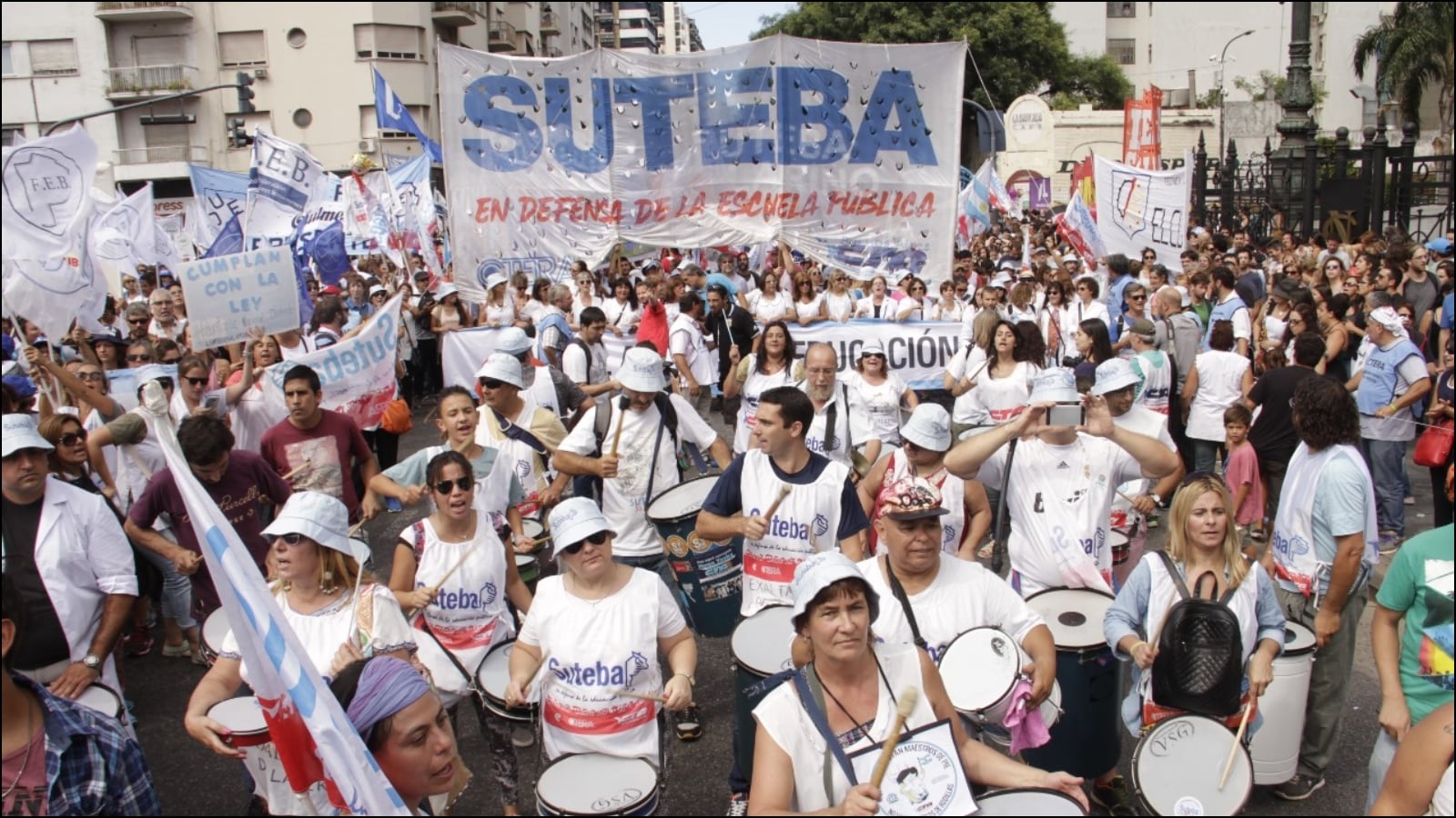 Los docentes también paran: no habrá clases y realizarán diversas actividades en los municipios.