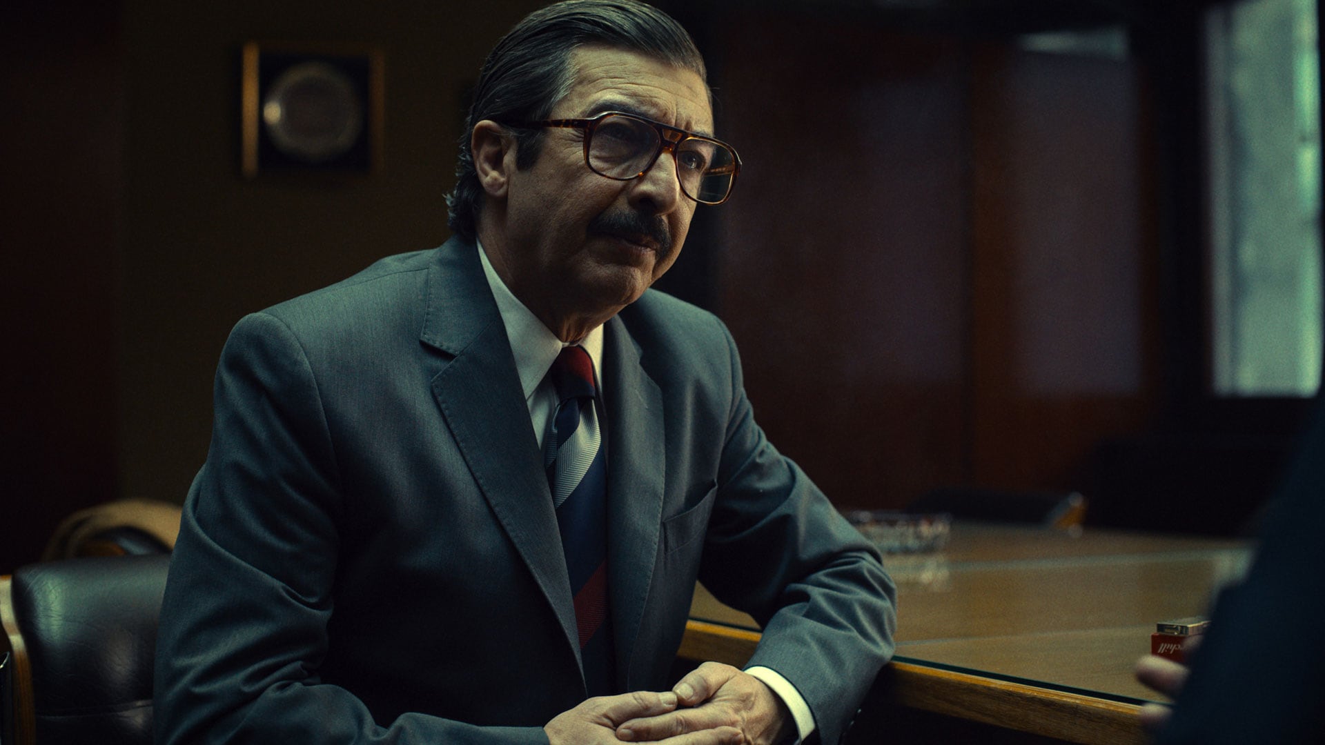 Ricardo Darín como el fiscal Julio César Strassera. 
